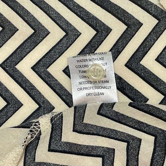 Grand & Greene Pullover Blouse, 3/4 Sleeve, Black & Cream Chevron, Size XL - Picture 6 of 12